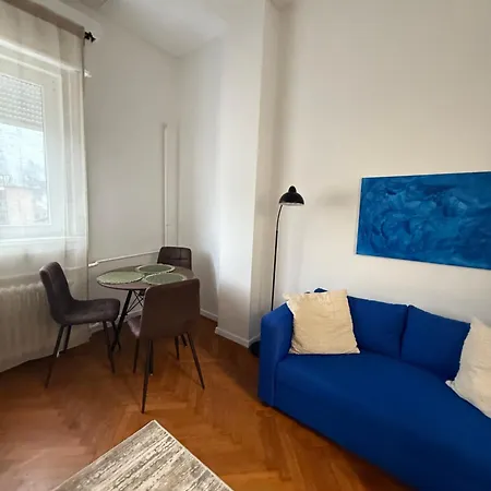 Buda Blue Apartment *